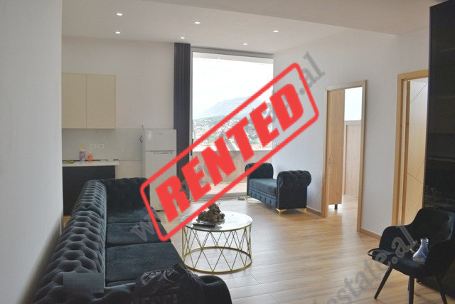 Apartament 5+1 me qira ne rrugen e Dibres prane Universitetit te Mjekesise ne Tirane.
Prona eshte e